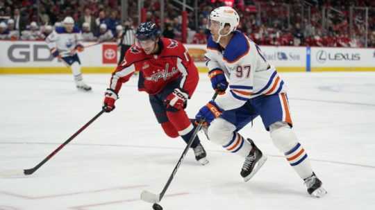 Washington Capitals nastúpil proti Edmontonu Oilers.