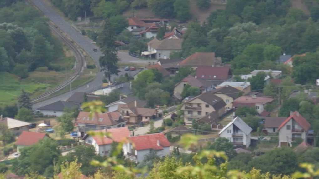 Vypínajú verejné osvetlenie, znižujú teplotu. Samosprávy bojujú s vysokými cenami