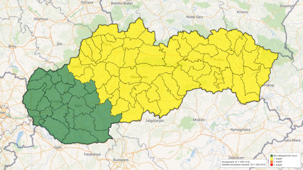 Mapa Slovenska znázorňujúca meteorologické výstrahy.