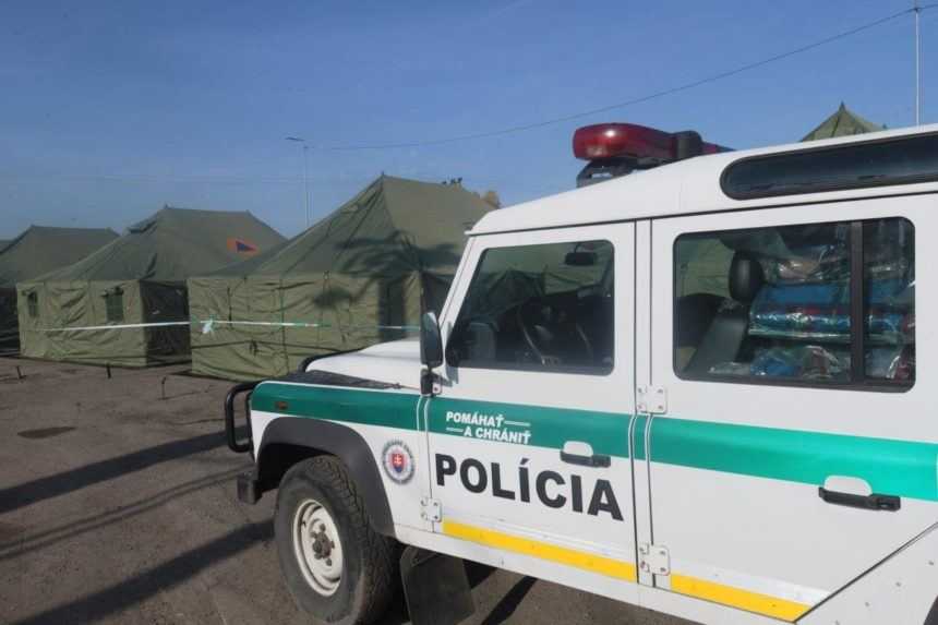 Stanové mestečko pre migrantov v Kútoch.