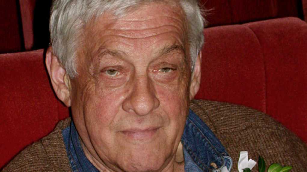 Na archívnej snímke slovenský dramatik, autor rozhlasových, televíznych a divadelných hier Osvald Zahradník.