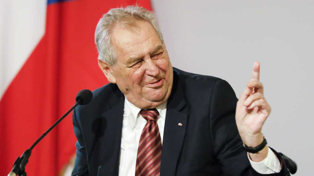 Sám sa označuje za tolerantného ateistu, zažil vzostupy aj pády. Bývalý český prezident Miloš Zeman oslavuje jubileum