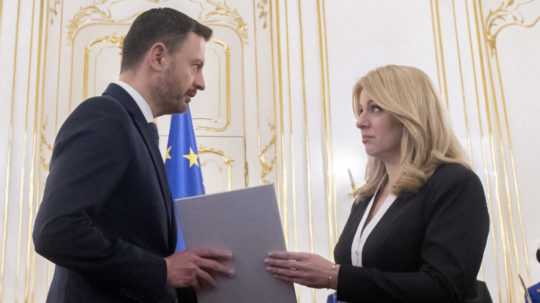 Prezidentka Zuzana Čaputová a premiér Eduard Heger (OĽANO).