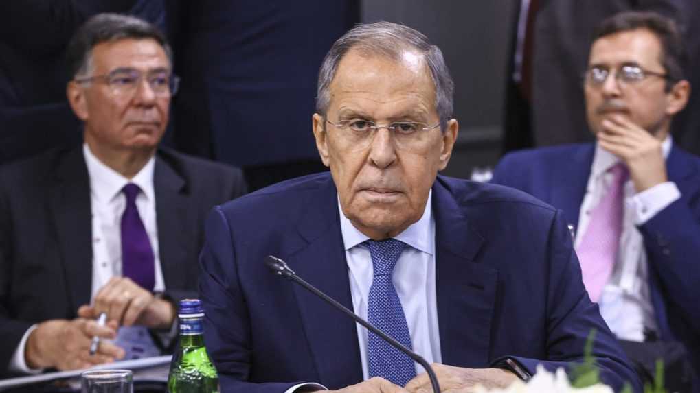 Lavrov: NATO prináša deštrukciu a utrpenie