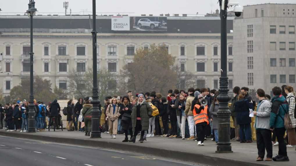 Pedagógovia v Maďarsku pokračujú v protestoch