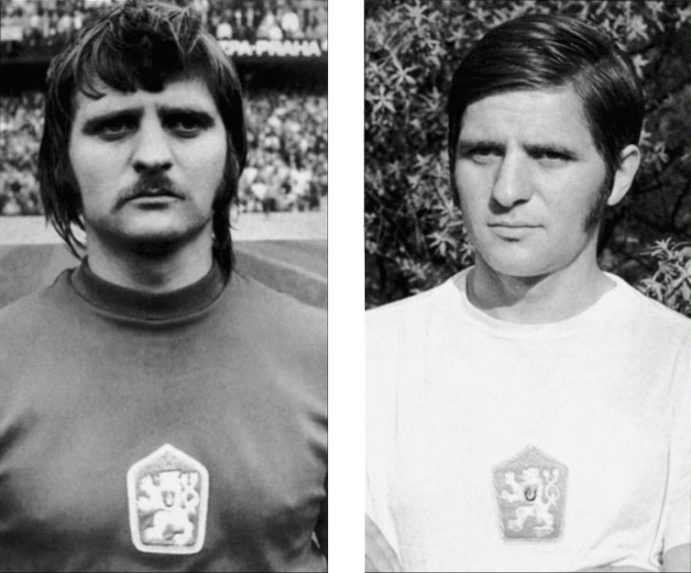 Jozef (vľavo) a Ján Čapkovičovci v drese československej reprezenácie.