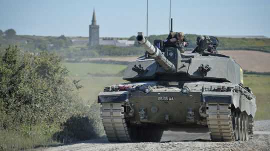 Britský tank Challenger 2.