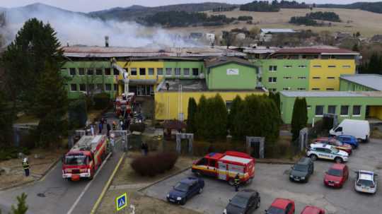 Domov dôchodcov na Brezovej ulici v Spišskej Novej Vsi zachvátil požiar.