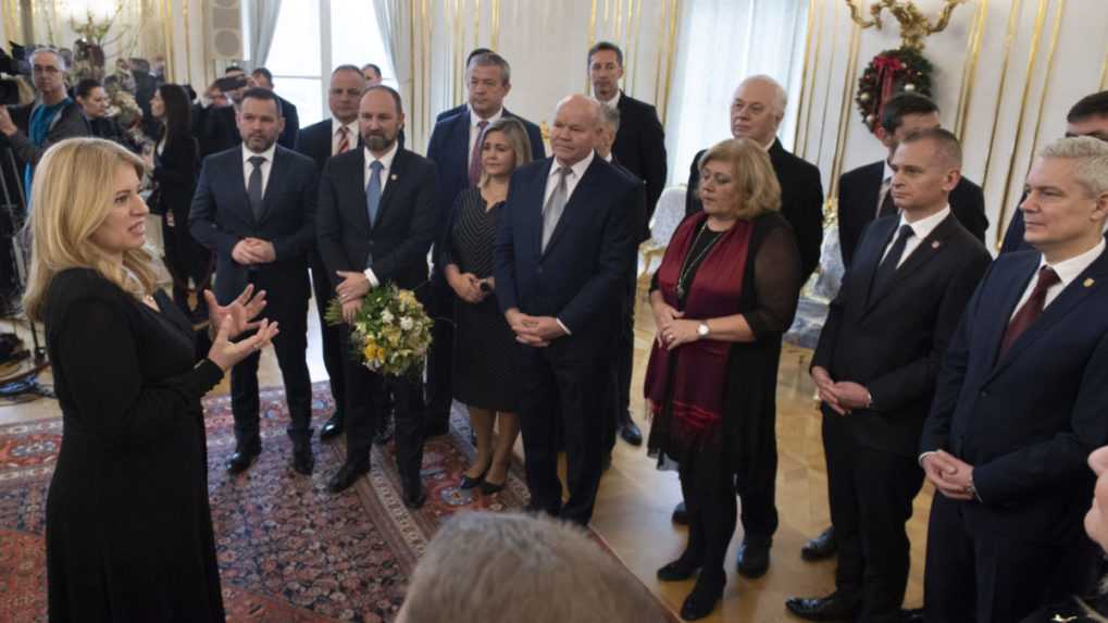 Na sn&iacute;mke vľavo prezidentka Zuzana Čaputov&aacute; počas prijatia predstaviteľov samospr&aacute;vy Združenia miest a obc&iacute; Slovenska, &Uacute;nie miest Slovenska a Združenia samospr&aacute;vnych krajov SK 8.