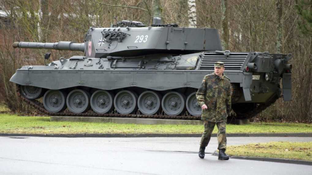 Nemecký minister obrany navštívil Kyjev, oznámil dodávky tankov Leopard 1