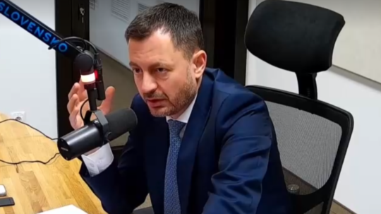 Dočasne poverený premiér Eduard Heger (OĽANO) počas diskusie v relácii RTVS Sobotné dialógy.