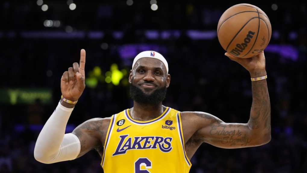 LeBron James sa stal najlepším strelcom histórie NBA