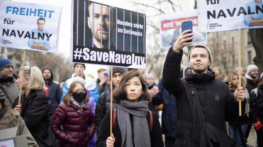 Navaľnyj si cez sociálne siete vymenil valentínske pozdravy s manželkou