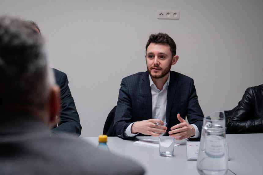 Európsky advokát Medzinárodného tlačového inštitútu Jamie Wiseman.