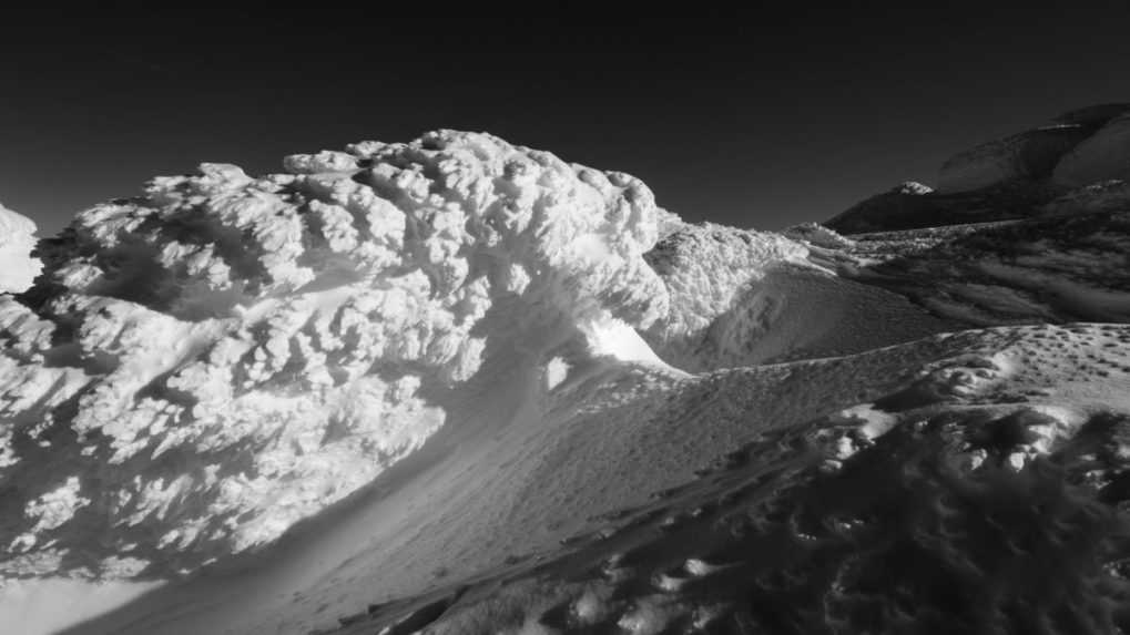 Pri páde lavíny v Južnom Tirolsku zahynuli dvaja skialpinisti