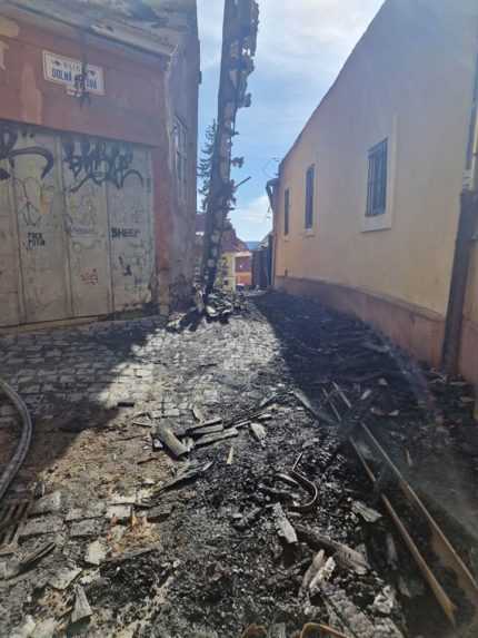 Na snímke je požiarom poškodená budova v Banskej Štiavnici.