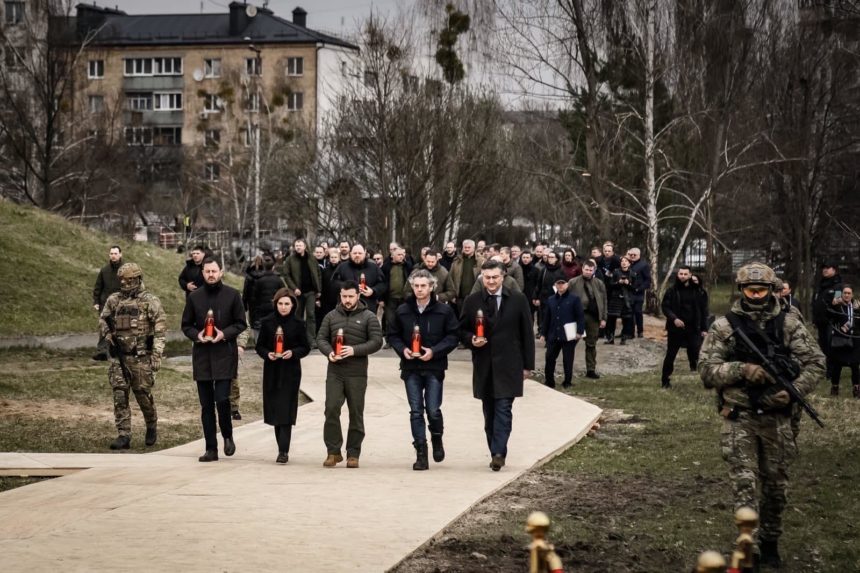 Na spomienkovom podujatí sa zúčastnil okrem Hegera aj predseda chorvátskej vlády Andrej Plenkovič, šéf slovinského kabinetu Robert Golob a moldavská prezidentka Maia Sanduová.