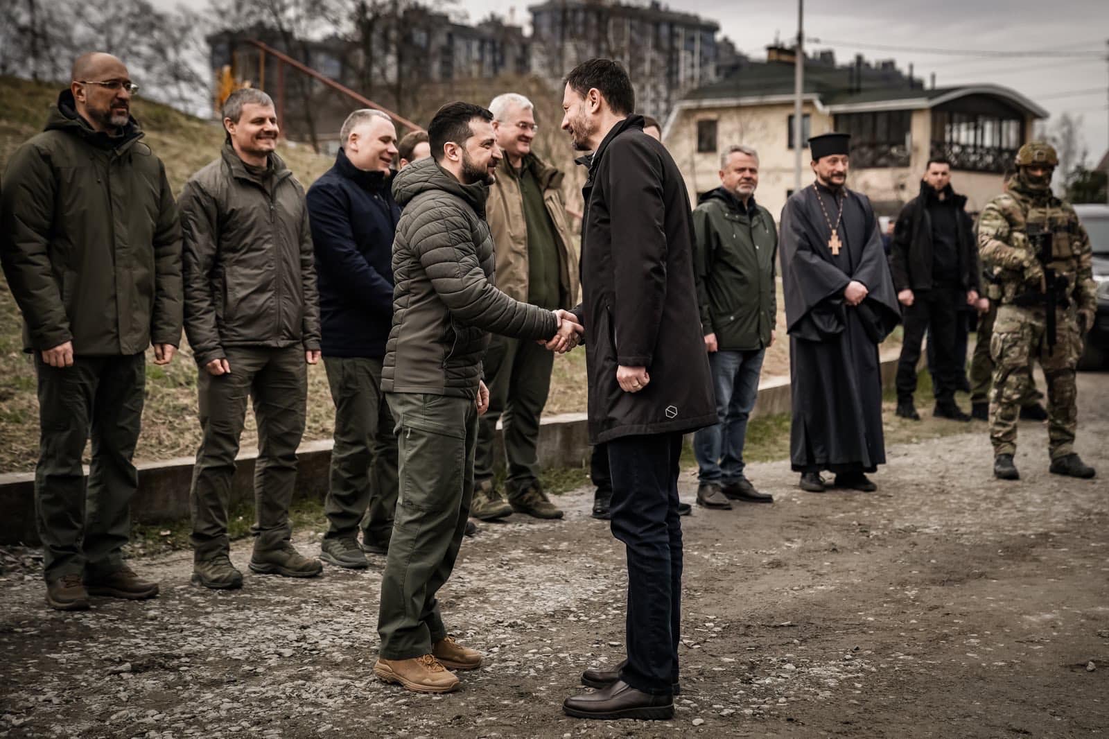 Na sn&Atilde;&Acirc;&shy;mke (z&Atilde;&Acirc;&frac34;ava) ukrajinsk&Atilde;&Acirc;&frac12; prezident Volodymyr Zelenskyj a do&Atilde;&Acirc;asne poveren&Atilde;&Acirc;&frac12; premi&Atilde;&Acirc;&copy;r Eduard Heger.