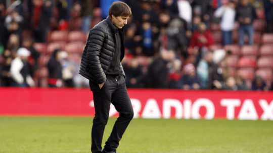 Na archívnej snímke bývalý tréner Tottenhamu Antonio Conte.