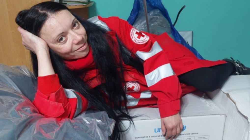 Na arch&iacute;vnej sn&iacute;mke Viktorija Jary&scaron;kov&aacute;, ktor&aacute; zahynula pri rozd&aacute;van&iacute; chleba obyvateľom Chersonu.