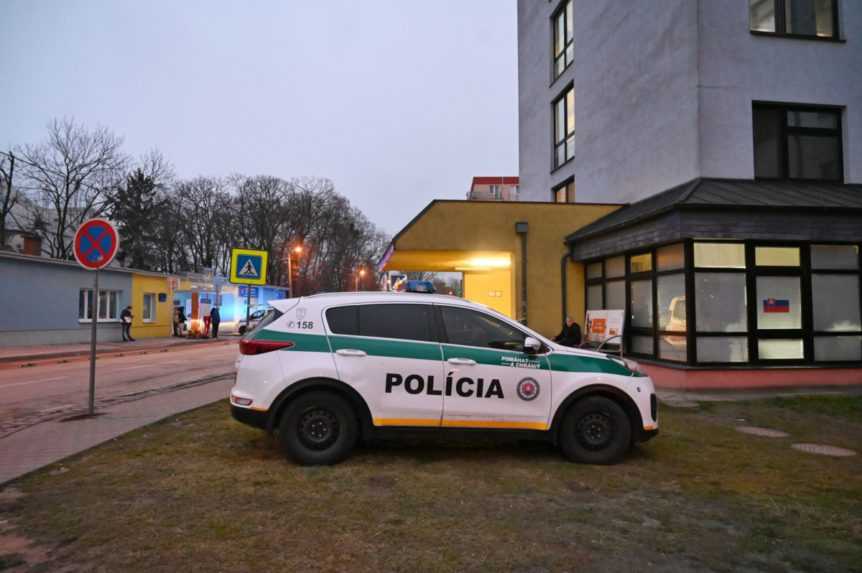 Polícia zadržala piatich podozrivých. Mali vybavovať pobyty pre cudzincov