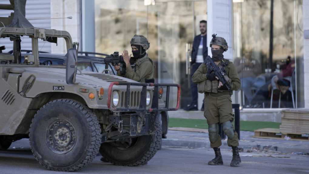 Izrael zaútočil na utečenecký tábor v Palestíne, zomrelo najmenej 14 ľudí