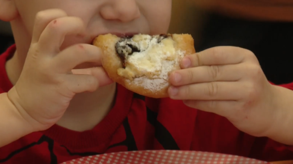 Nadváhou na Slovensku trpia najčastejšie sedem až osemročné deti. Odborníci upozorňujú, aby rodičia nepodceňovali raňajky