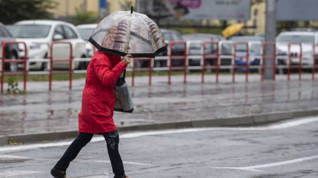 Slovensko začiatkom týždňa potrápi silný vietor. V horách platí výstraha pred orkánom