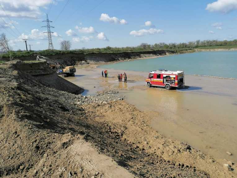 Na snímke je štrkovisko v Ducovom.