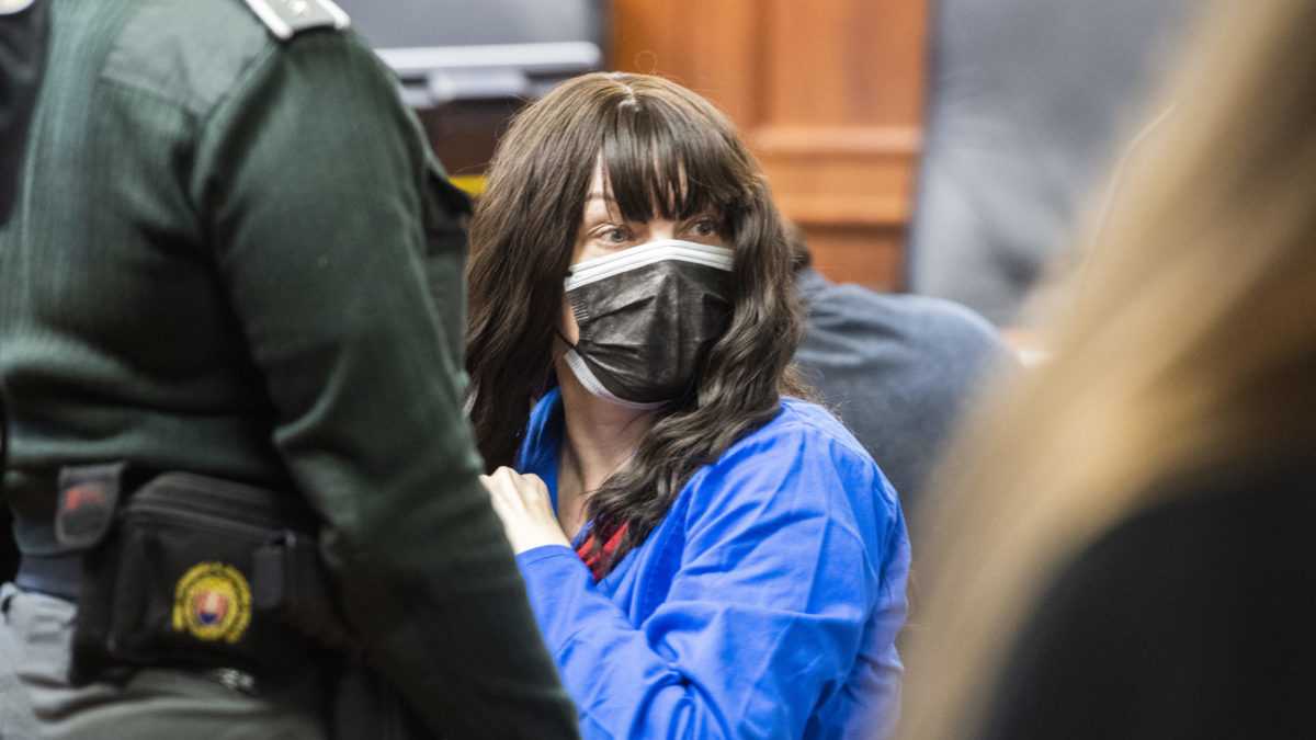 Na sn&Atilde;&Acirc;&shy;mke ob&Atilde;&Acirc;&frac34;alovan&Atilde;&Acirc;&iexcl; Alena Zsuzsov&Atilde;&Acirc;&iexcl;.