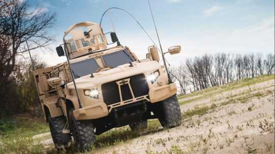 Na snímke obrnené vozidlá JLTV od spoločnosti Oshkosh