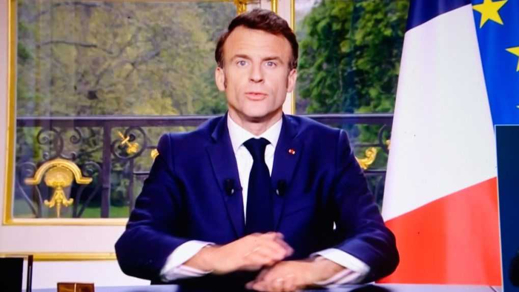 Macron v prejave obhajoval kritizovanú dôchodkovú reformu