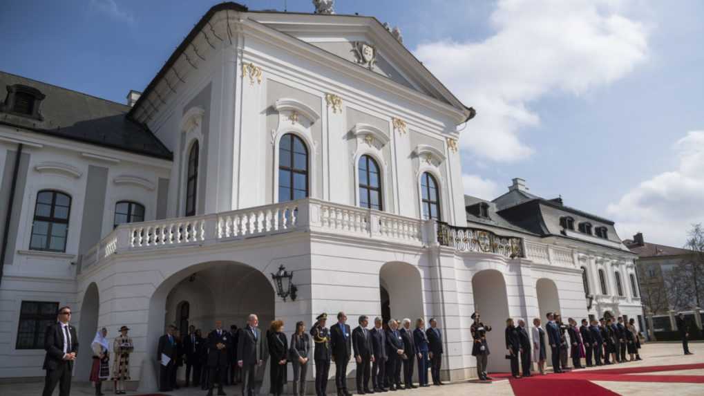 Pohľad na budovu Prezidentského paláca počas návštevy talianskeho prezidenta Sergia Mattarella na Slovensku.