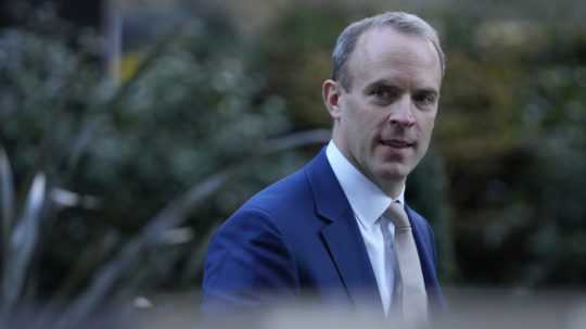 Na snímke je vicepremiér Veľkej Británie Dominic Raab, ktorý rezignoval.