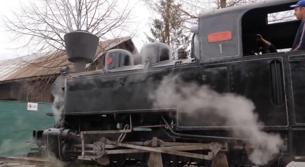 Lokomotíva na Čiernohronskej železnici.