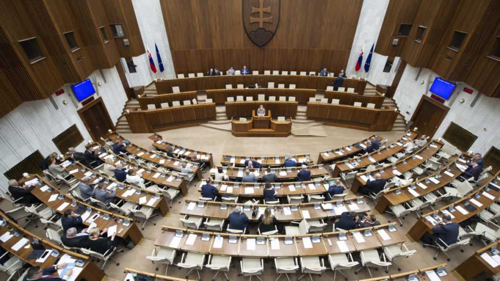 Parlament by mal odmietnuť návrh zákona proti transrodovým ľuďom, uviedla Rada Európy