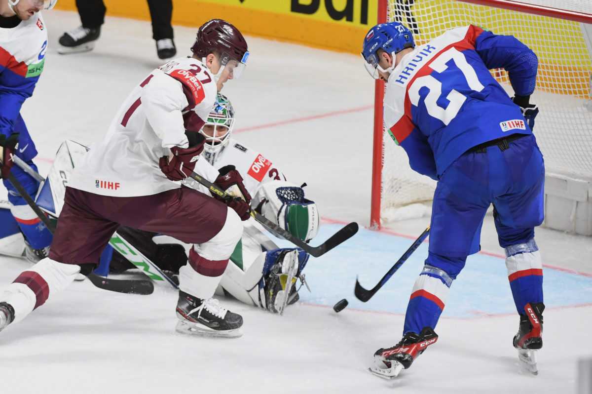 KapitÃƒÂ¡n Marek HrivÃƒÂ­k (Slovensko) strieÃ„Â¾a gÃƒÂ³l na 2:1.