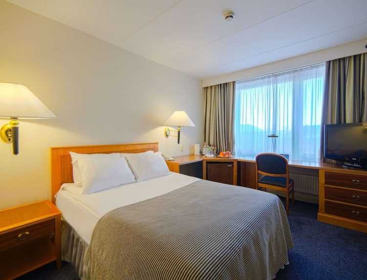 Za štandardnú izbu pre dve osoby zaplatíte počas šampionátu v priemere 170 eur.