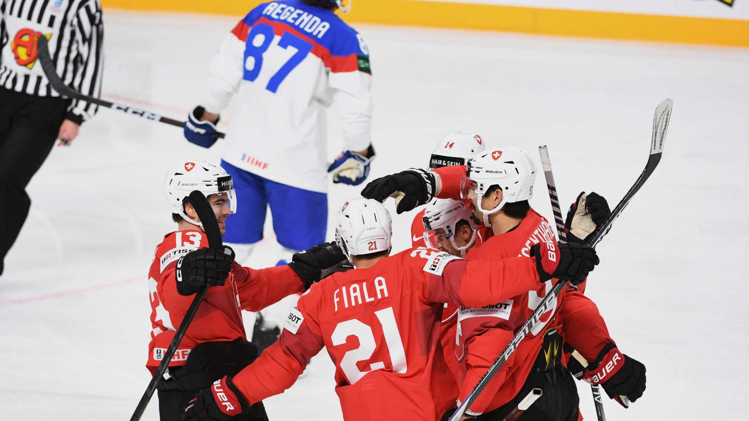 Ã…Â vajÃ„Âiari oslavujÃƒÂº gÃƒÂ³l proti Slovensku