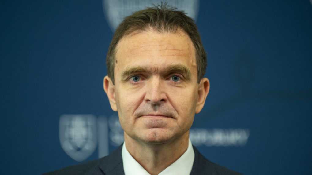 Predseda vlády Ľudovít Ódor.