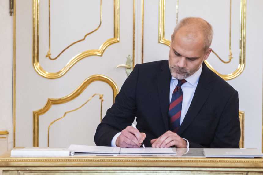 Na snímke minister obrany SR Martin Sklenár.