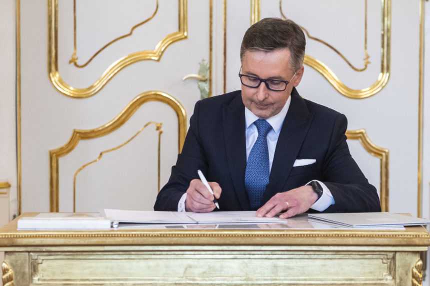 Na snímke minister hospodárstva SR Peter Dovhun.