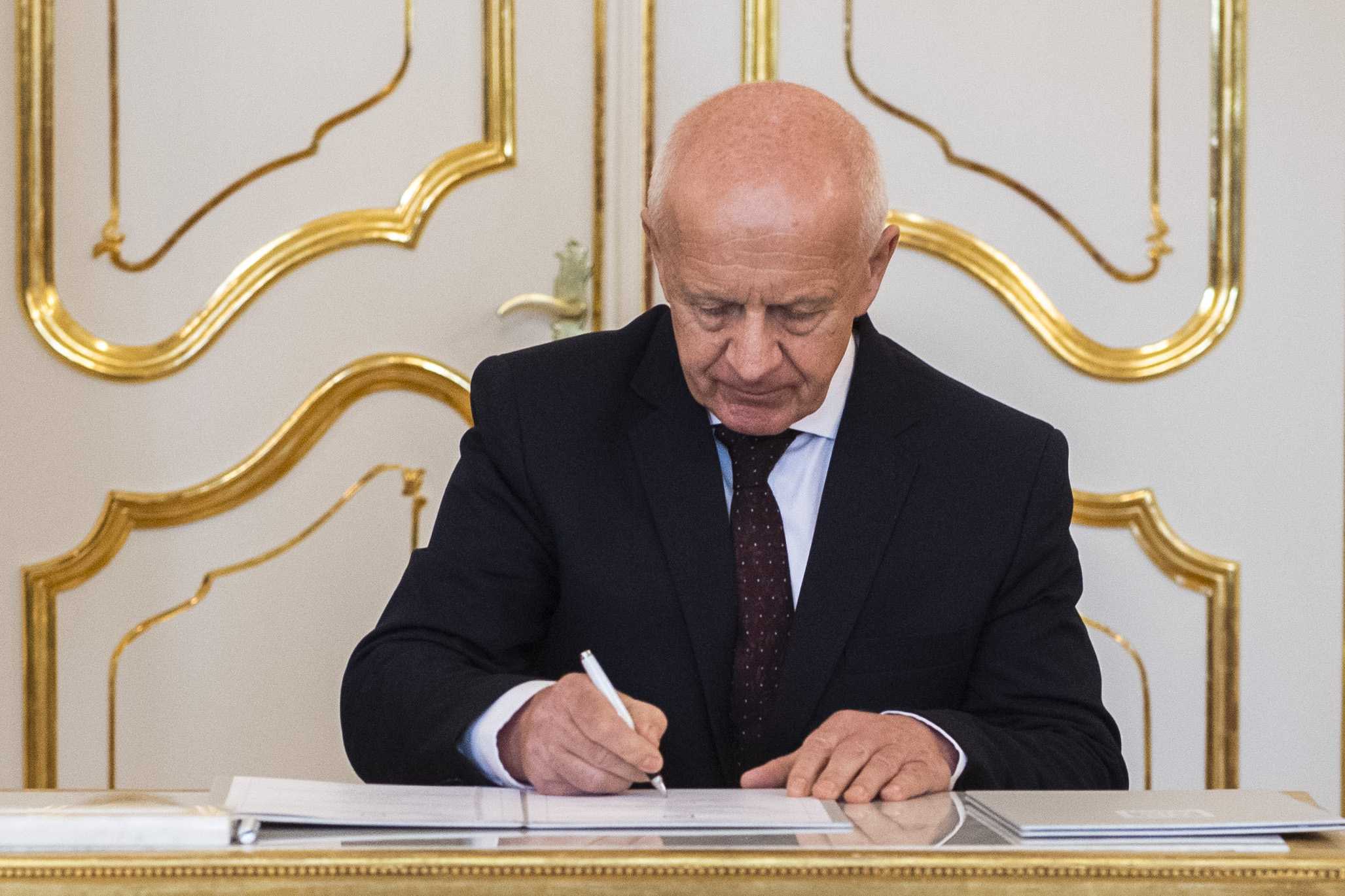 Minister pÃƒÂ´dohospodÃƒÂ¡rstva a rozvoja vidieka SR Jozef BÃƒÂ­reÃ…Â¡.