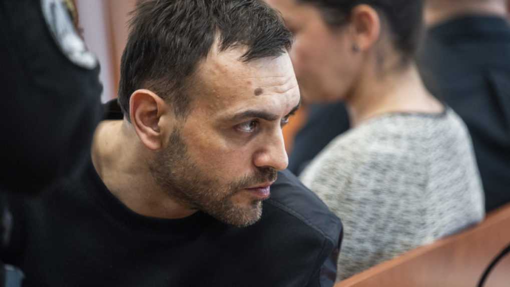 Obžalovaný Darko Dragič z Bosny a Hercegoviny počas pojednávania o vynesení rozsudku.