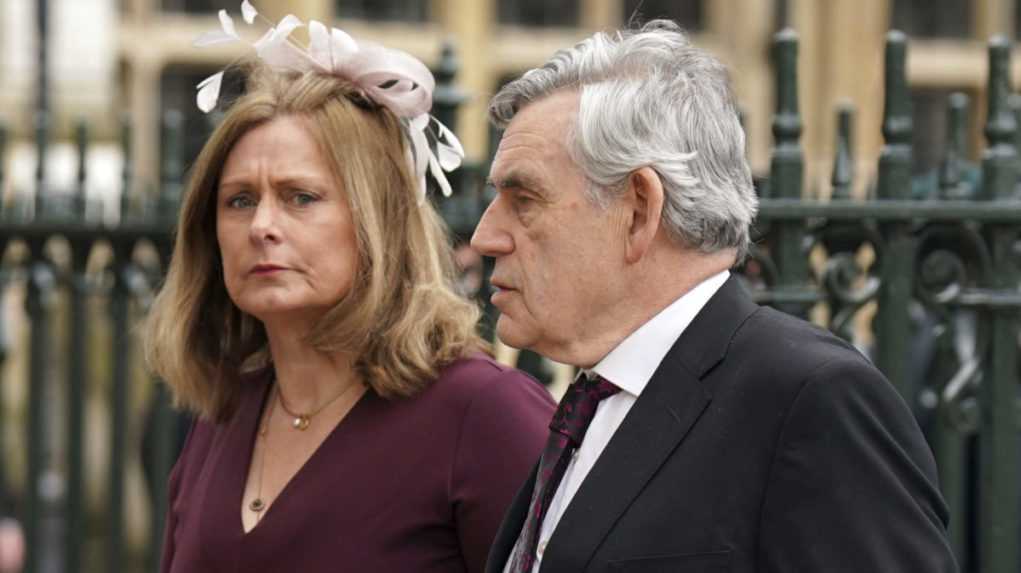 Bývalý britský premiér Gordon Brown a jeho manželka Sarah.