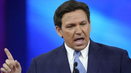 Guvernér amerického štátu Florida Ron DeSantis.