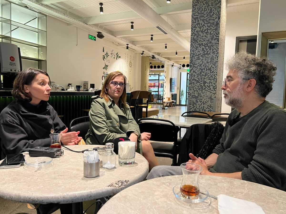 Na sn&Atilde;&Acirc;&shy;mke redaktorka RTVS Miroslava Neira Cuellar Hospod&Atilde;&Acirc;&iexcl;rov&Atilde;&Acirc;&iexcl; a turecko-franc&Atilde;&Acirc;&ordm;zsky redaktor a z&Atilde;&Acirc;&iexcl;stupca organiz&Atilde;&Acirc;&iexcl;cie Report&Atilde;&Acirc;&copy;ri bez hran&Atilde;&Acirc;&shy;c Erol &Atilde;&Acirc;ndero&Atilde;&Acirc;lu.