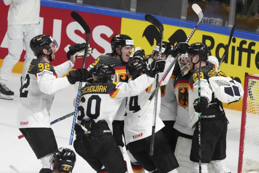 Na snímke sú nemeckí hokejisti.