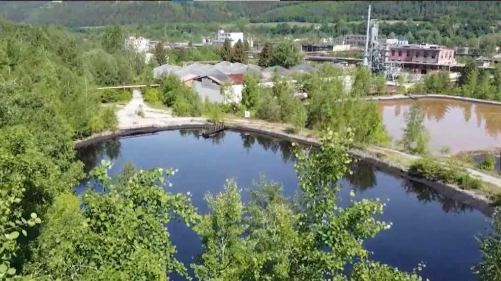 Gudrónové jamy v bývalej rafinérii Petrochema Dubová sa dočkajú riešenia