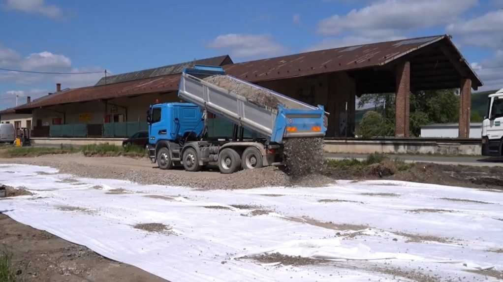 V Trenčíne budujú bezplatné záchytné parkovisko. Dopyt Slovákov po nich stúpa